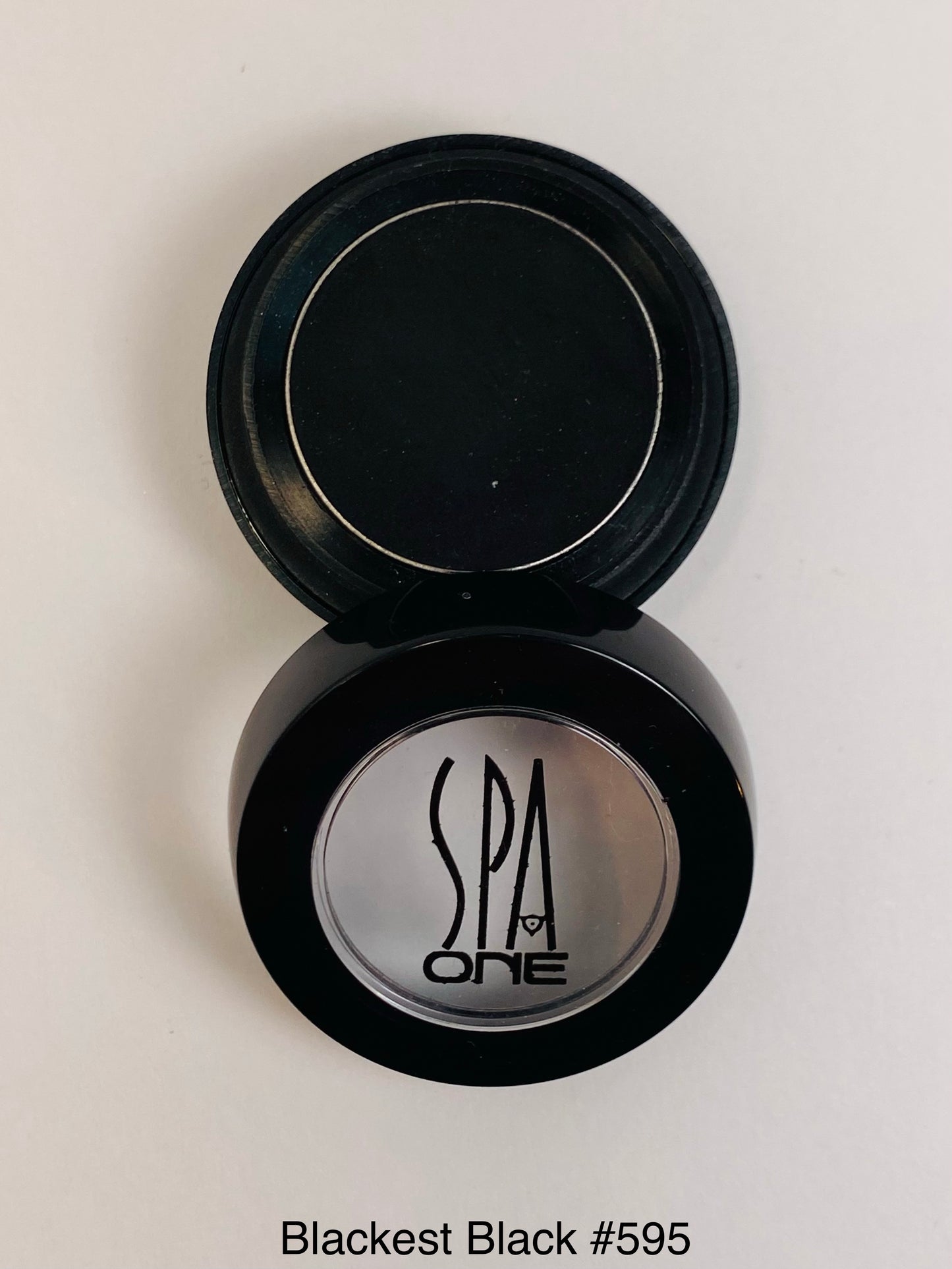 Spa One Eyeshadow Blackest Black 595